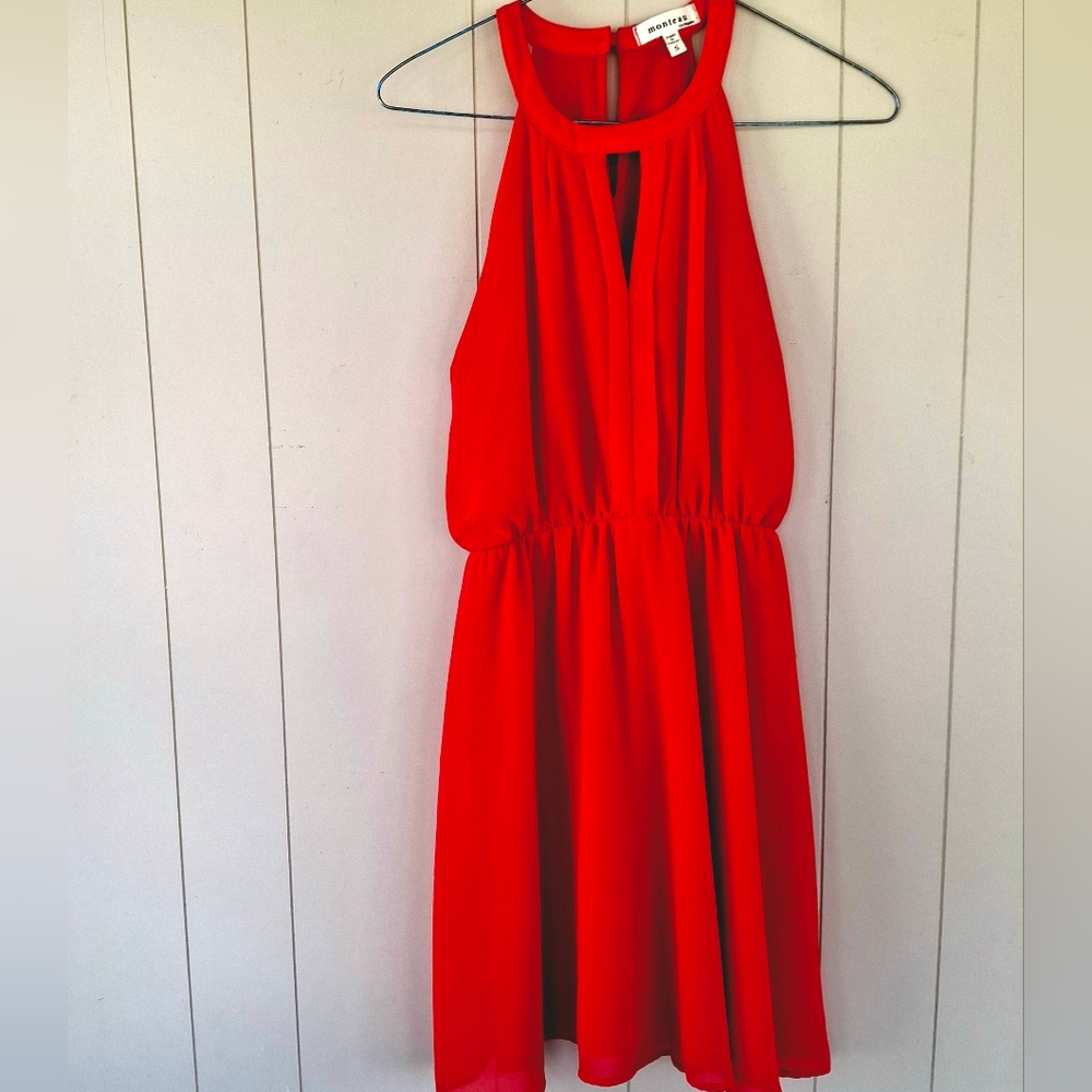 Monteau LA Size Small Coral Sleeveless Halter Neck Empire Waist Semiformal Dress